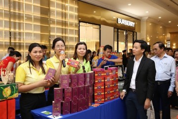 Dược Phẩm Hoàng Sơn tham gia 9th Monthly B2B lần thứ 16 tại TP. HCM: “Kết nối giao thương ngành dịch vụ” do báo Doanh Nhân Sài Gòn tổ chức 
